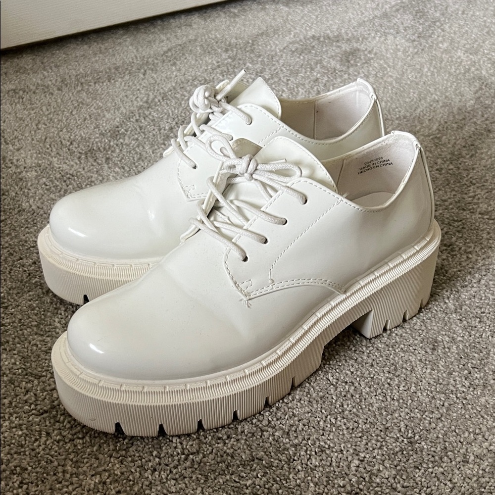Forever 21 White Platform Oxford Shoes